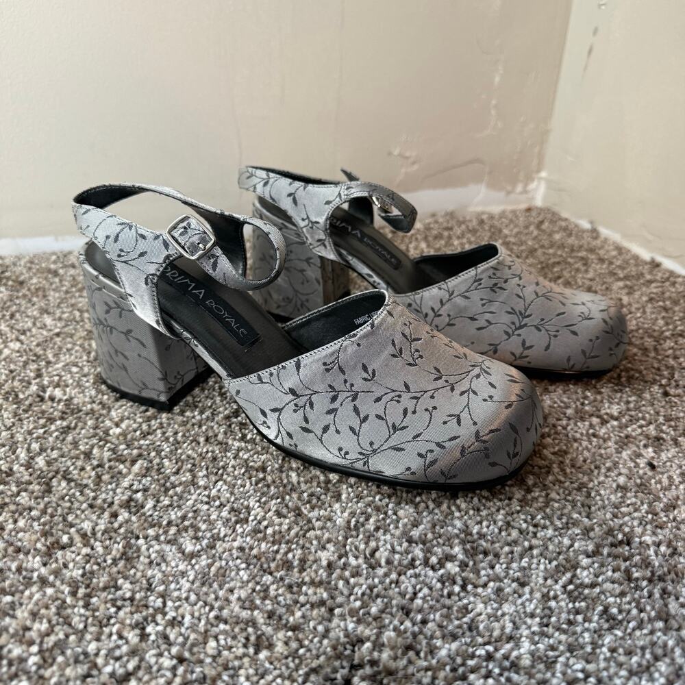 Vintage Y2K 90’s Grey Silver Low Heels With Vines Formal Ankle‎ Buckle Round Toe